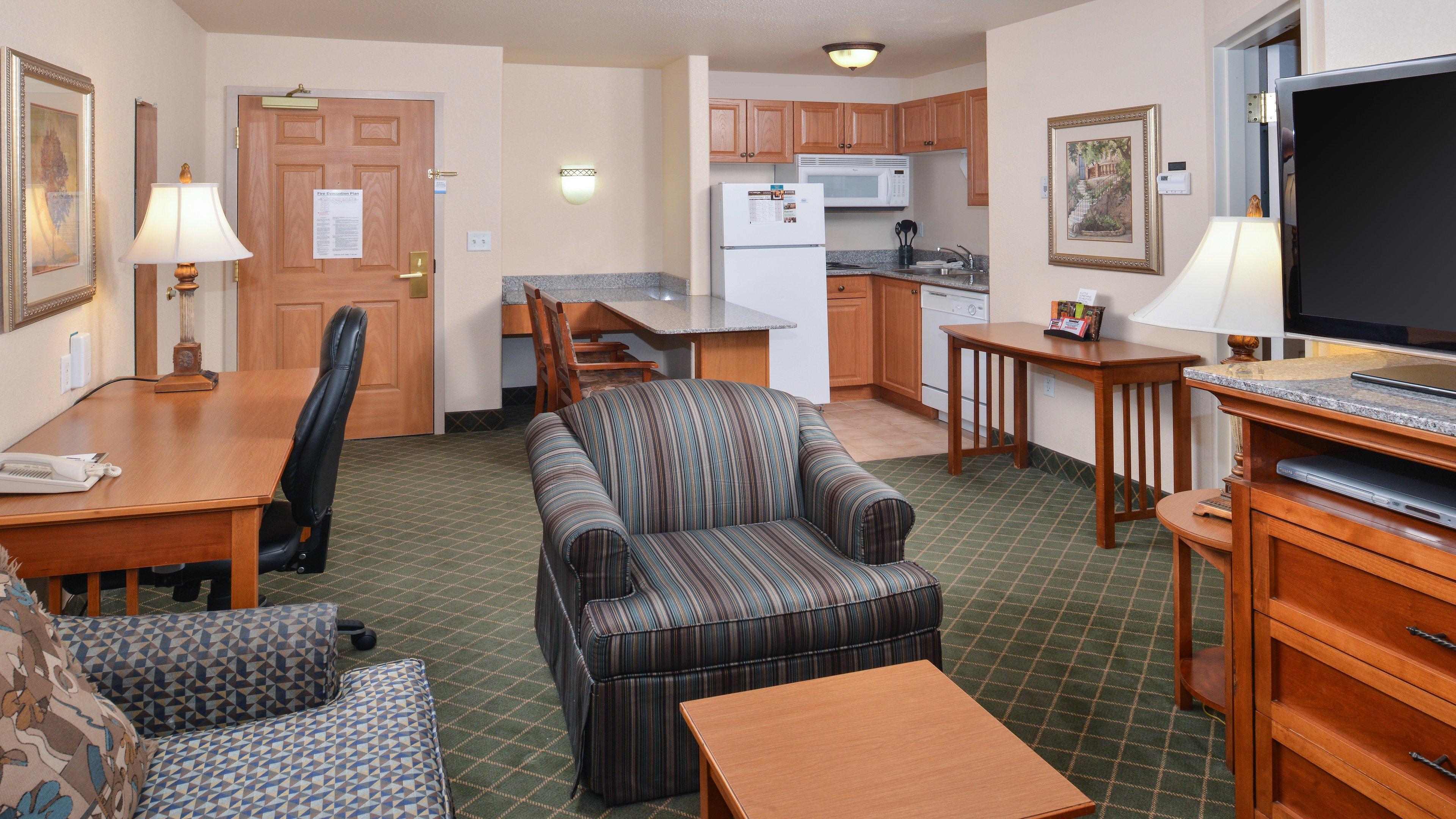 Staybridge - Airport By Ihg 3*