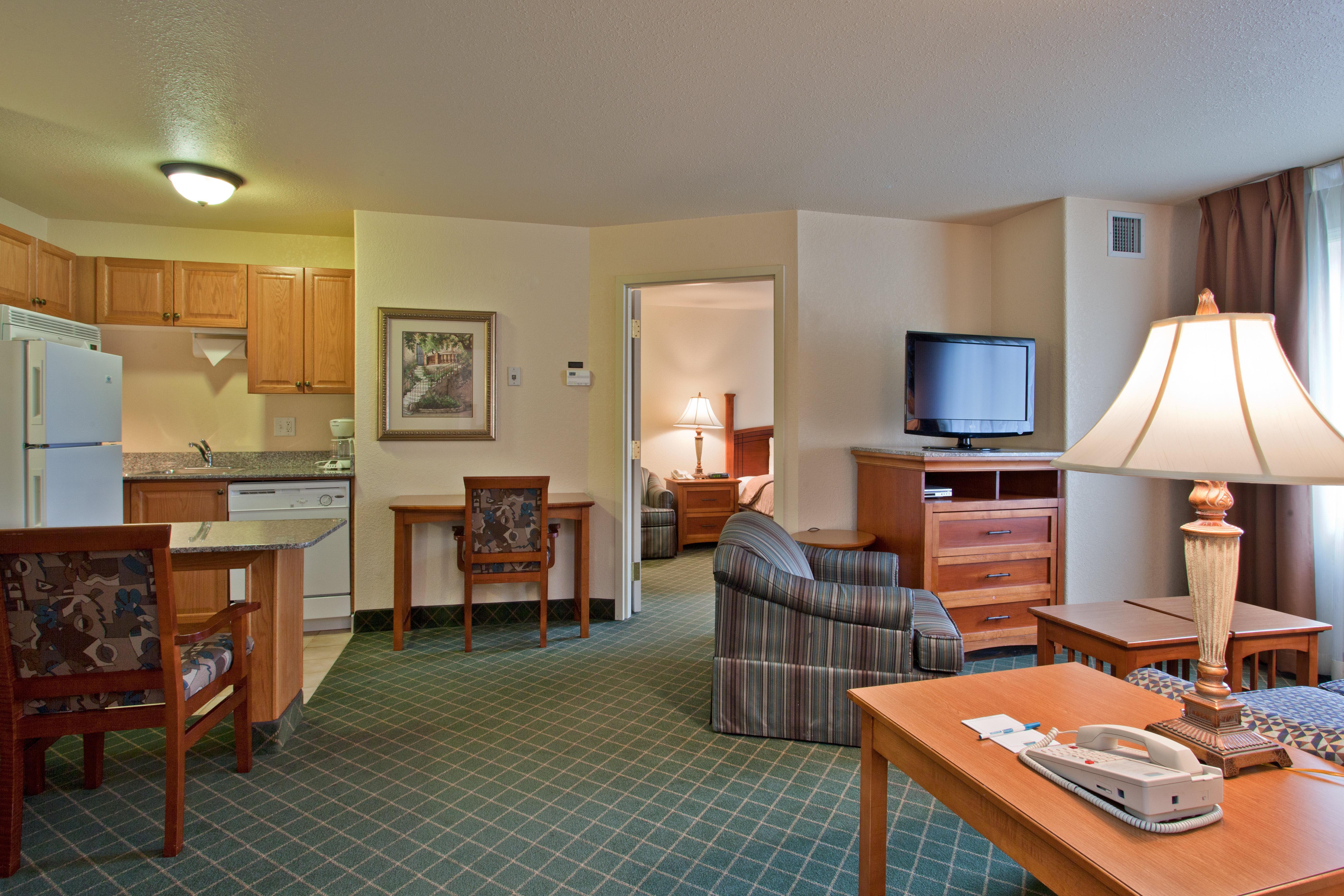 Staybridge - Airport By Ihg Hotel 3*